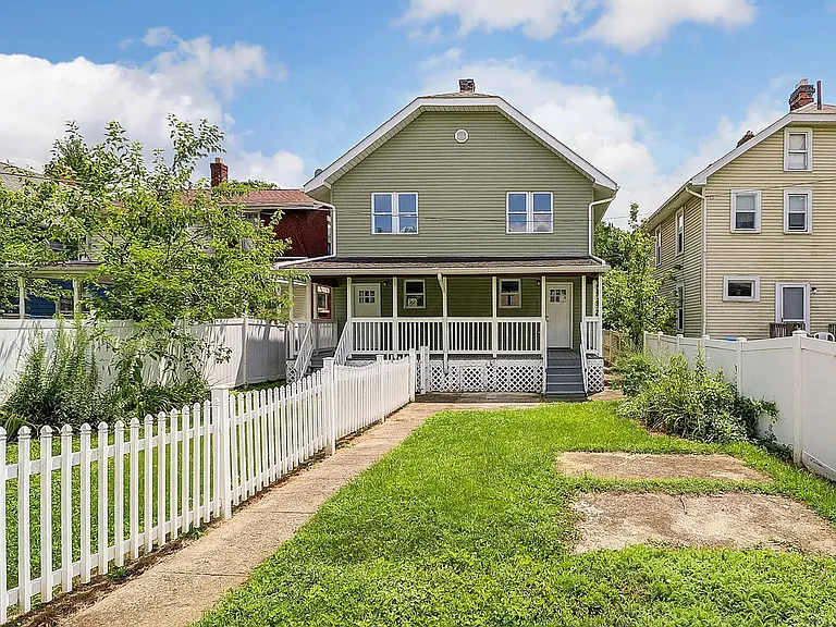 40 E Markison Ave — Photo 15