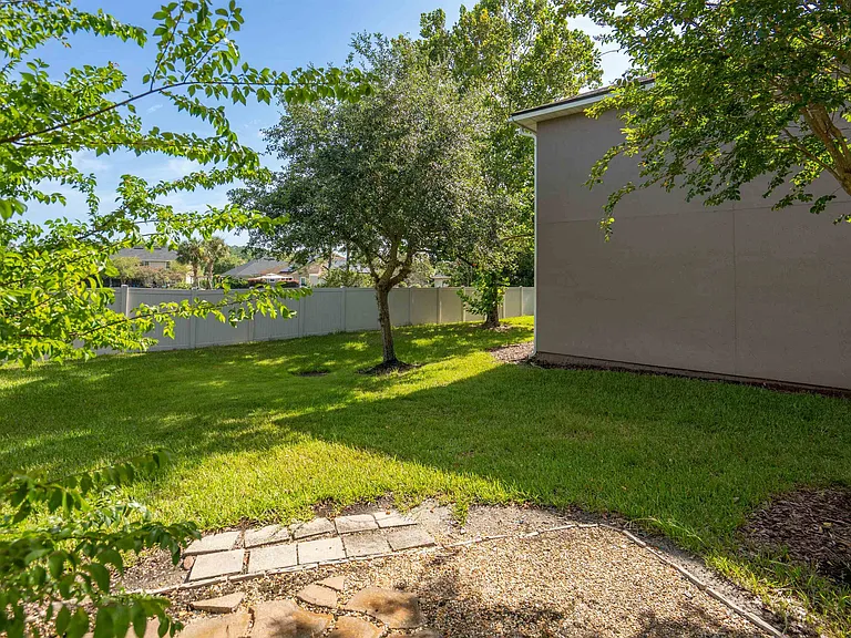313 Scrub Jay Dr — Photo 4