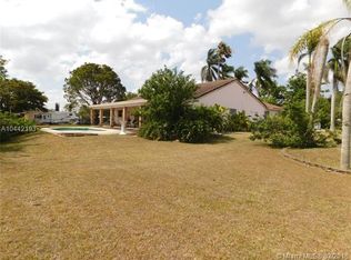 19240 SW 218th St, Miami, FL 33170