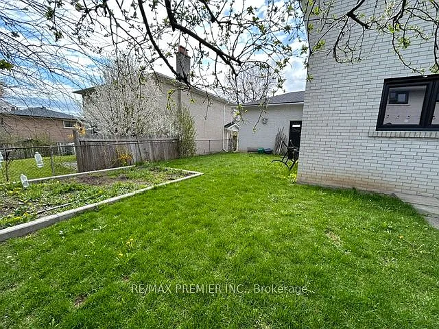 19 Sandbourne Cres — Photo 25