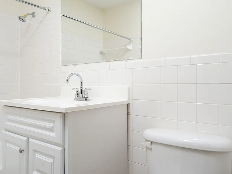 2324 Bryant Ave S — Photo 10