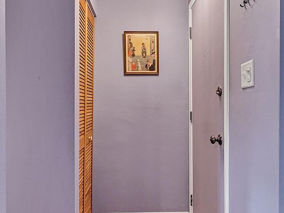 3rd image of 5313 N Kenmore Ave #3B