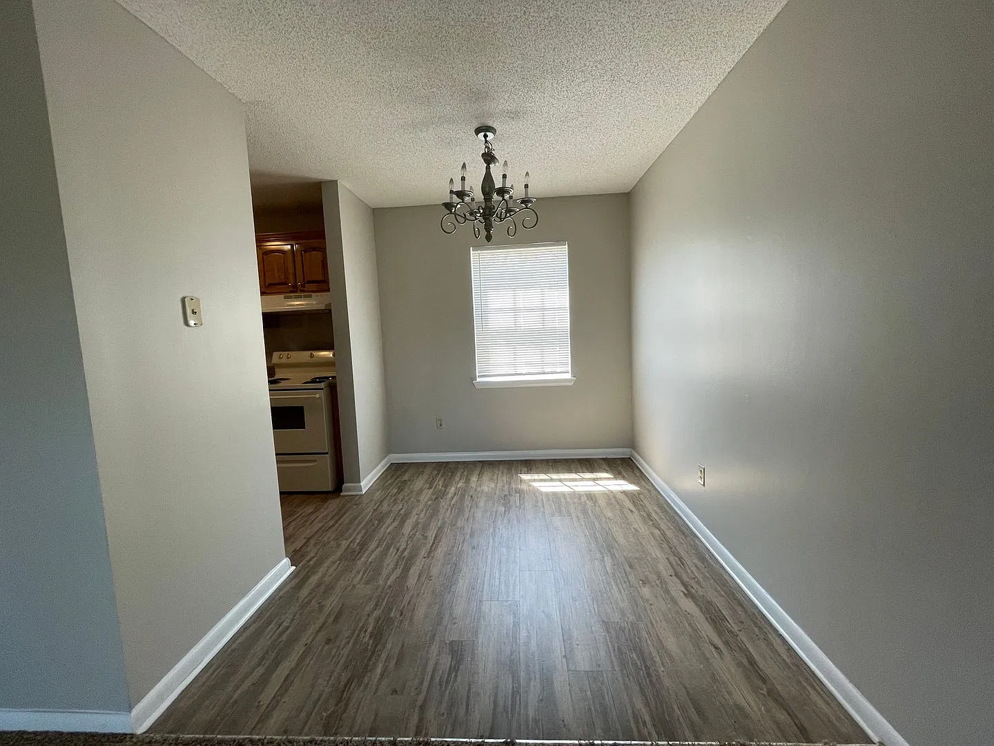 815 E Lee Street — Photo 4