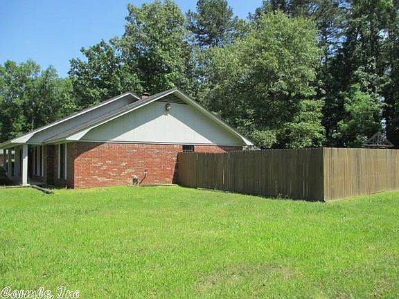 3rd image of 1106 Fairway Dr