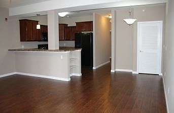 2nd image of 206 Kroeger Ave APT 1D