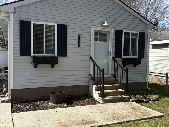 132 Maudlin St, Novi, MI 48377