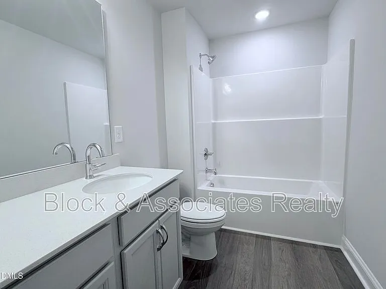 824 Roane St — Photo 7