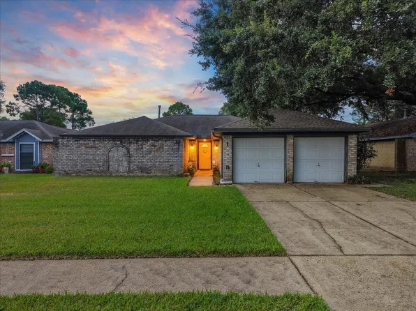 15718 Brookford Dr, Houston, TX 77059