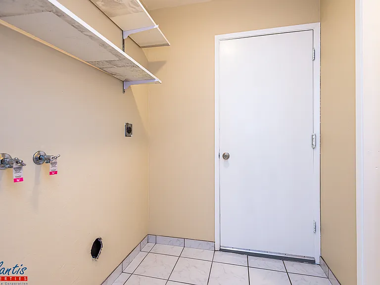 6043 Meridian Ave — Photo 15