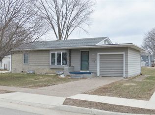 201 N Vermont St, Maquoketa, IA 52060