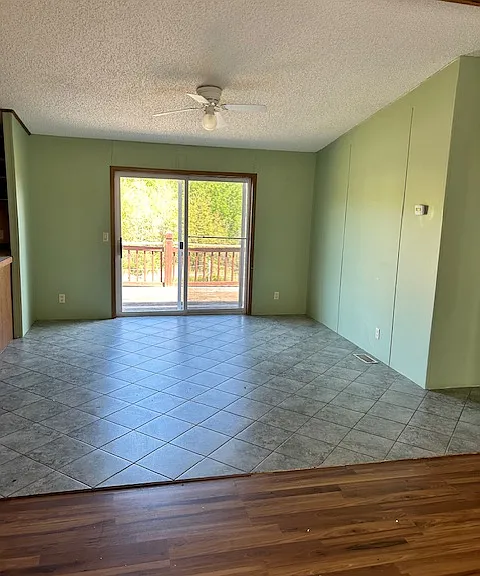 1398 Franklin Dr — Photo 5