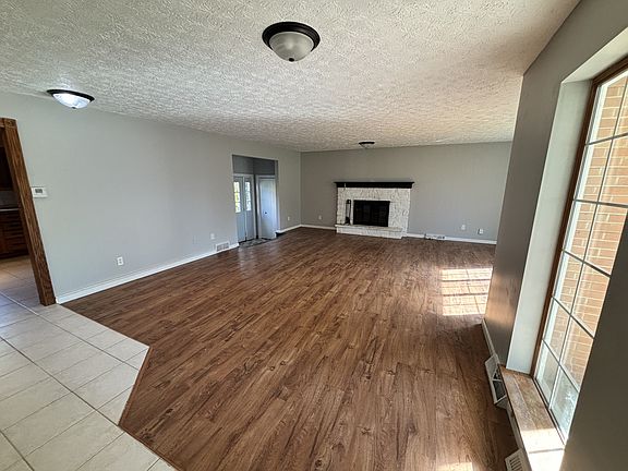 4th image of 2823 Sweitzer Rd #2823
