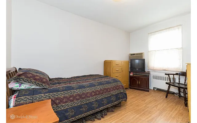 Sold by Douglas Elliman | media 14