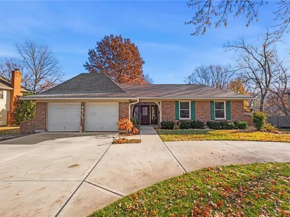 9725 Hardy St, Overland Park, KS 66212