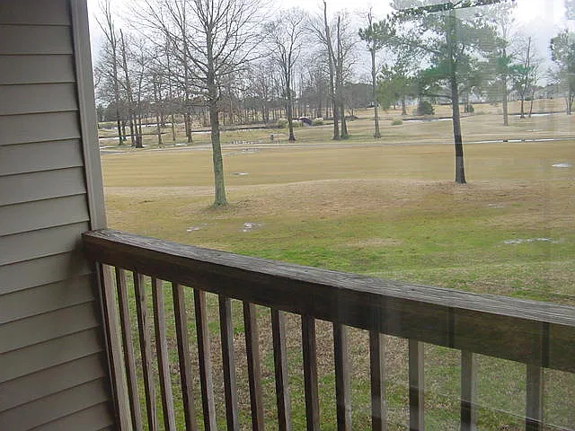 2 bed, 1370 sqft, $2,050 — Photo 2