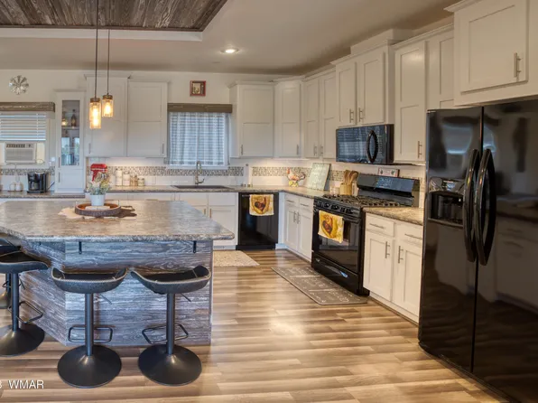 8571 Bobcat Dr, Show Low, AZ 85901