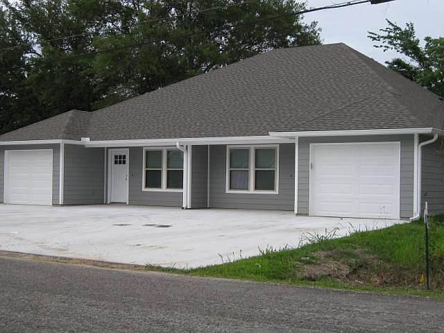 1st image of 390 Austin Ave #B