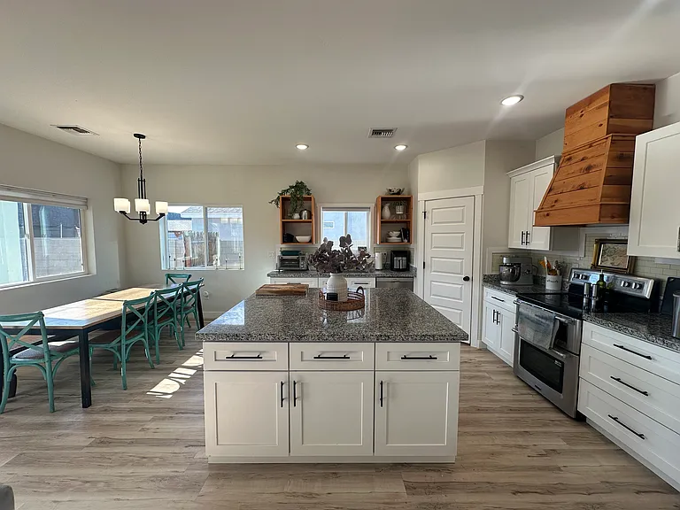 1492 N Porter Ln — Photo 6