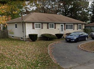 72 Saxon Ave, Bay Shore, NY 11706