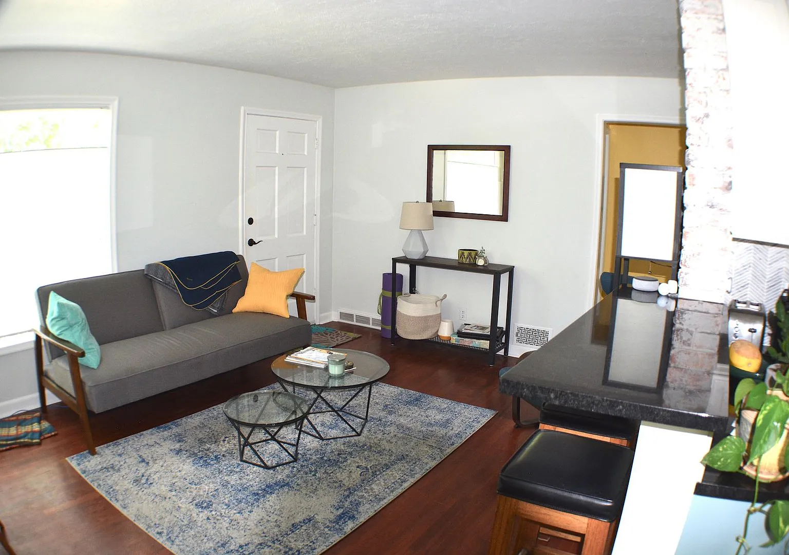 Bright, remodeled Sugarhouse Bungalow — Photo 3