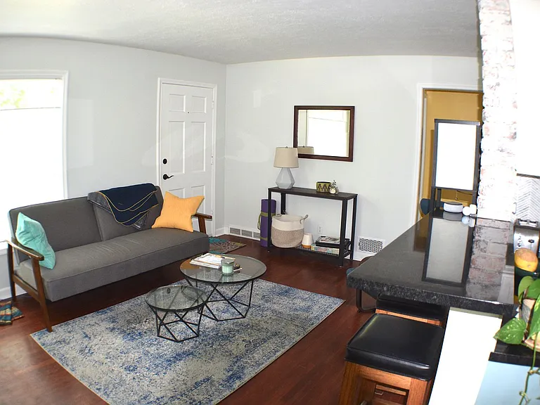 1425 E Zenith Ave — Photo 3