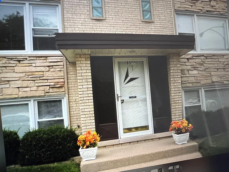 8500 W Catalpa Ave #G1 — Photo 2