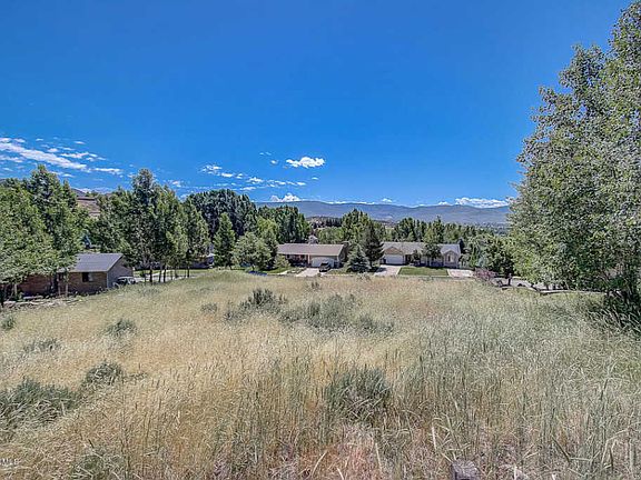 4th image of 775 Lakeview Dr
