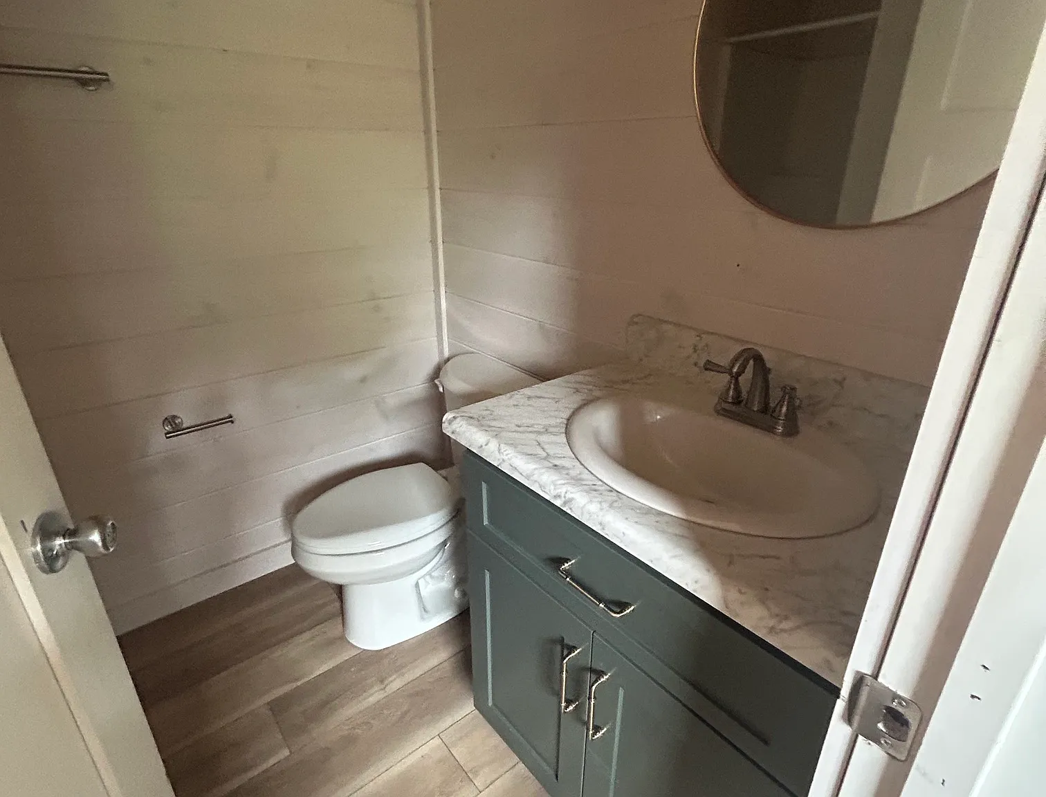 2915 Oakview Road - 1 — Photo 4