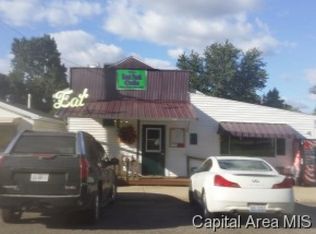 113 E State St, Modesto, IL 62667