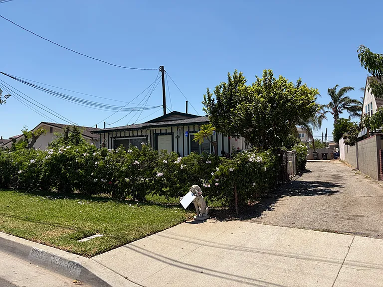 3205 N Angelus Ave — Photo 15