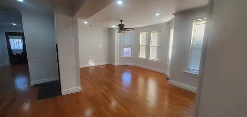 25 Bayview Ave #1 Photo 1