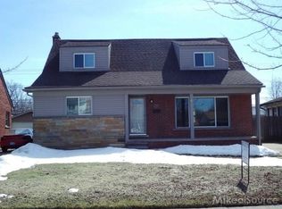 18278 Spring Ct S, Fraser, MI 48026