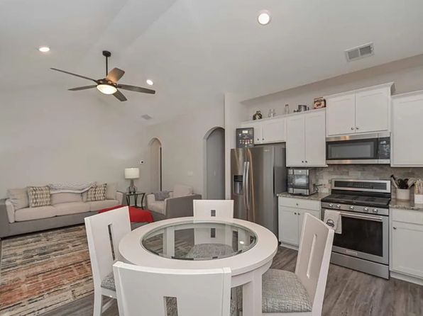 284 Dahoon Dr