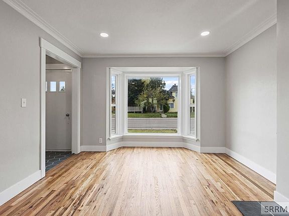 3rd image of 345 W 17th St