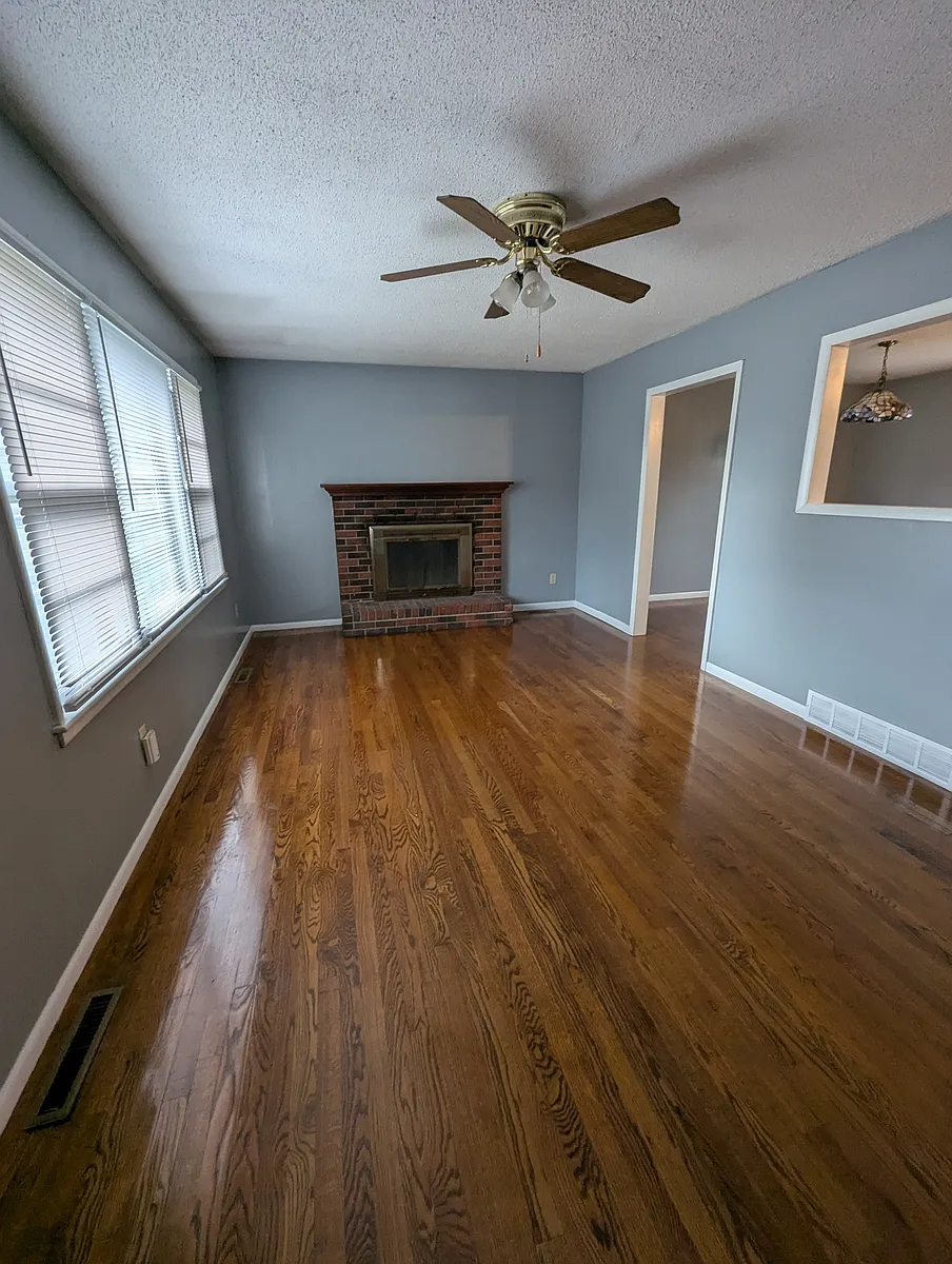 Living Roon - 11909 Bennington Ave
