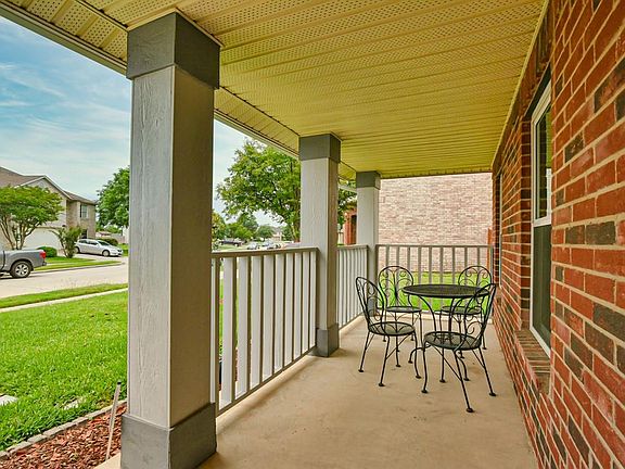 3rd image of 2205 Delaford Dr