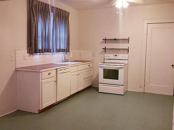 5th image of 1028 N Beckley Ave