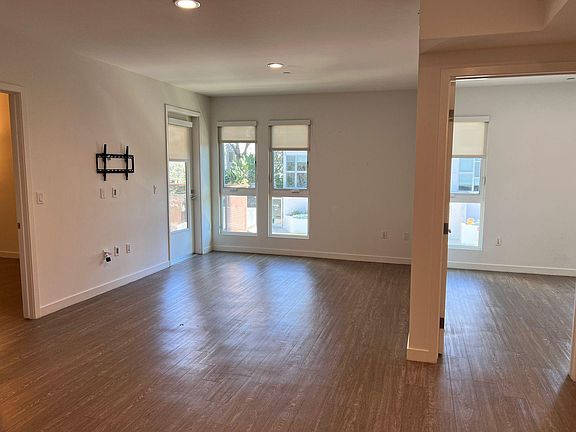 3rd image of 737 S Ogden Dr #202