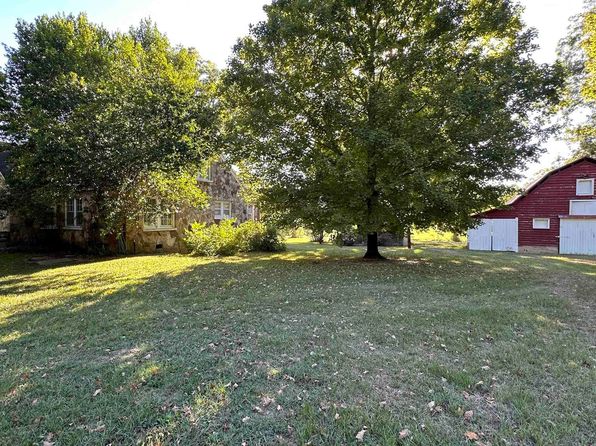 915 Corsbie St SW, Hartselle, AL 35640