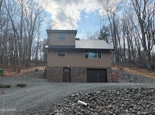 123 Deerfoot Rd, Lake Ariel, PA 18436
