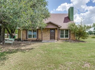 609 Airfield Rd, Aurora, TX 76078