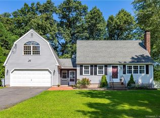 15 Cranberry Ln, Bristol, CT 06010