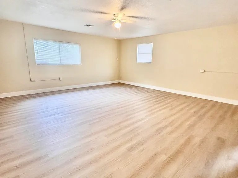 3112 SE 1st Pl — Photo 11