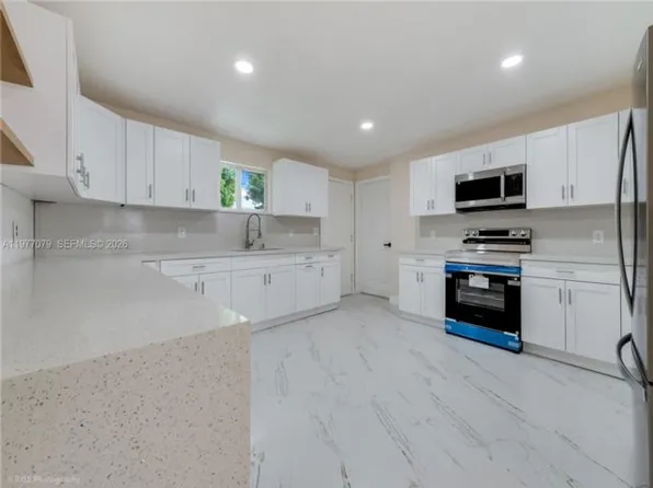 10421 SW 184th St, Miami, FL 33157