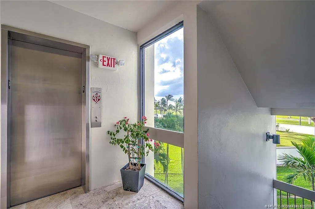 2 bed, 2.0 bath, 1175 sqft, $2,500 — Photo 4
