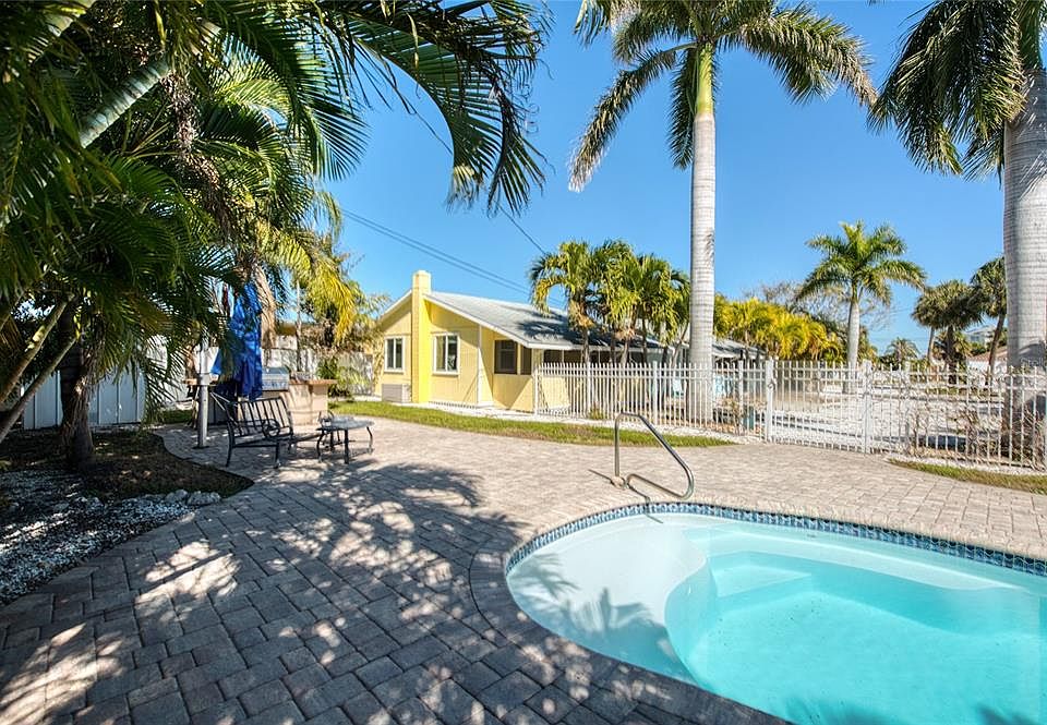 1st image of 13136 4th St E