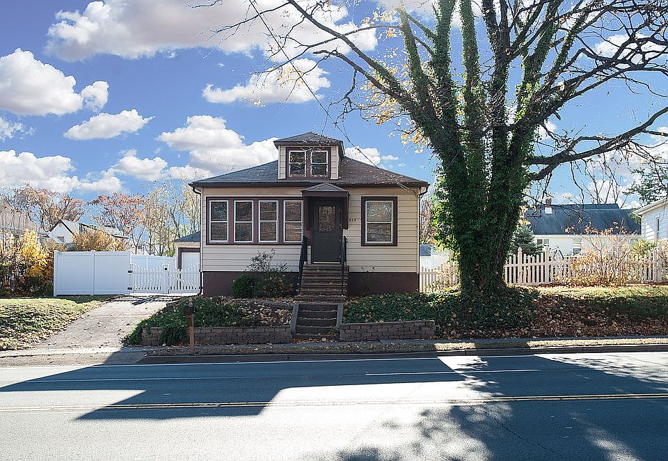 1st image of 608 Easton Ave