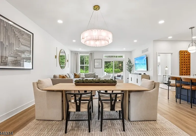 22 Flower Horn Blvd — Photo 8