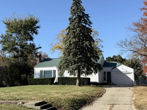 570 S Main St, Roseville, IL 61473