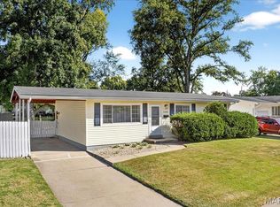 1380 Thrush Ln, Florissant, MO